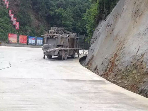 濕噴機(jī)施工 濕噴機(jī)施工